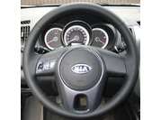 KIA Кожаная накладка на руль Kia Cerato II, Kia Rio II, Kia Soul, Kia Venga, черная